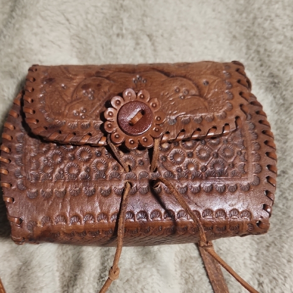 Handcrafted Brown Leather Crossbody Bag - Picture 10 of 16